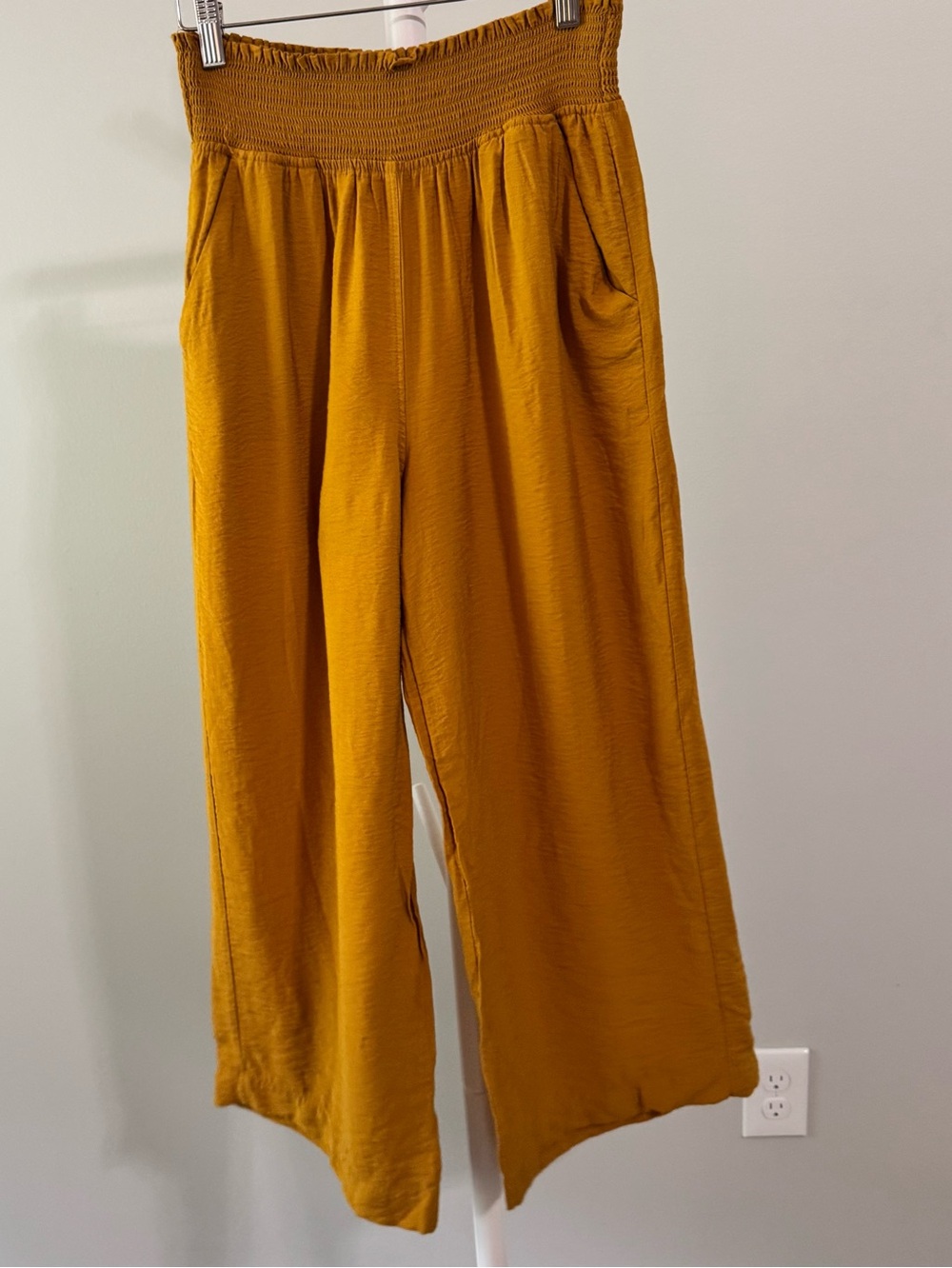 Simply Vera Smocked Waist Wide-Leg Pants - Mustard size medium